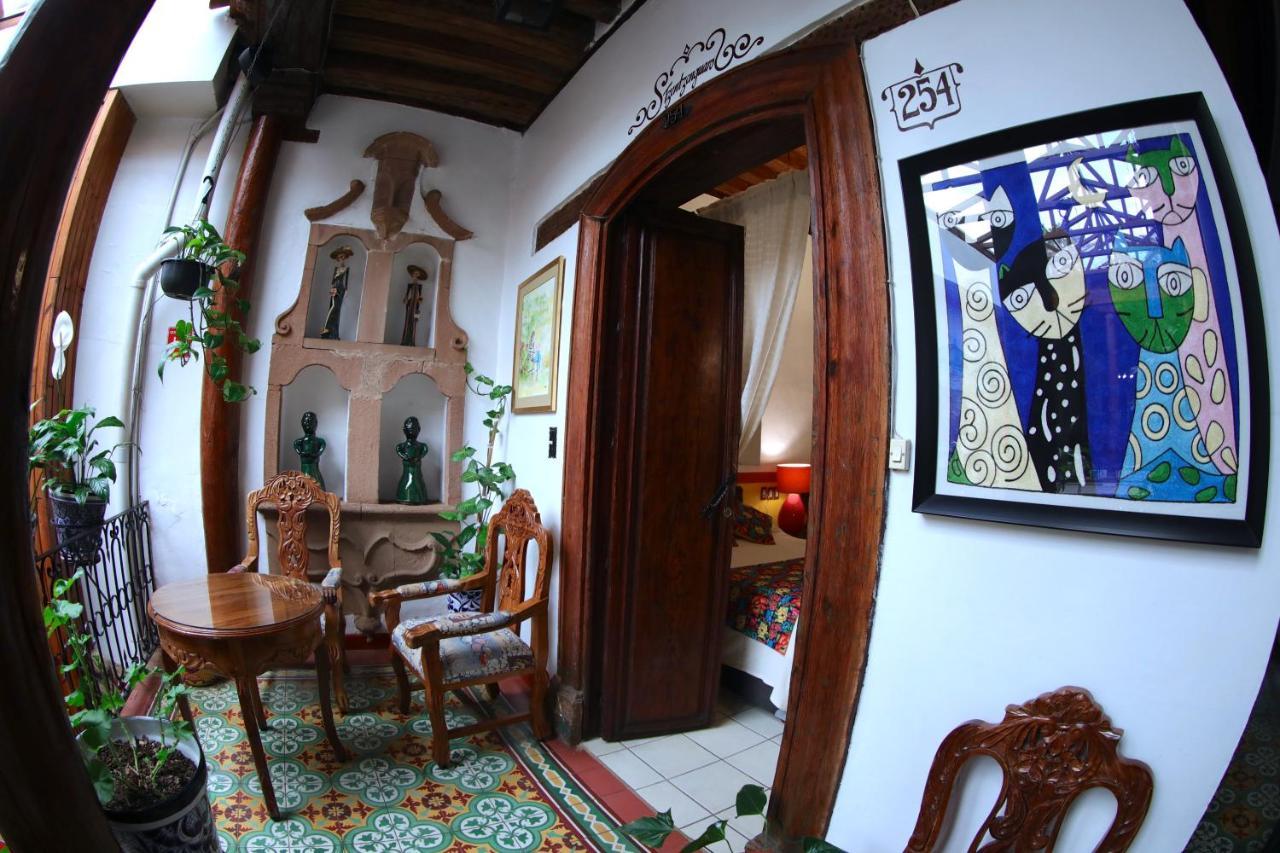 Hotel Casa Baez パツクアロ エクステリア 写真