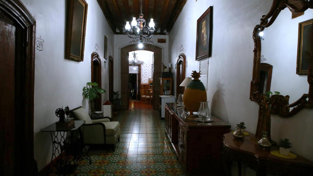 Hotel Casa Baez パツクアロ エクステリア 写真