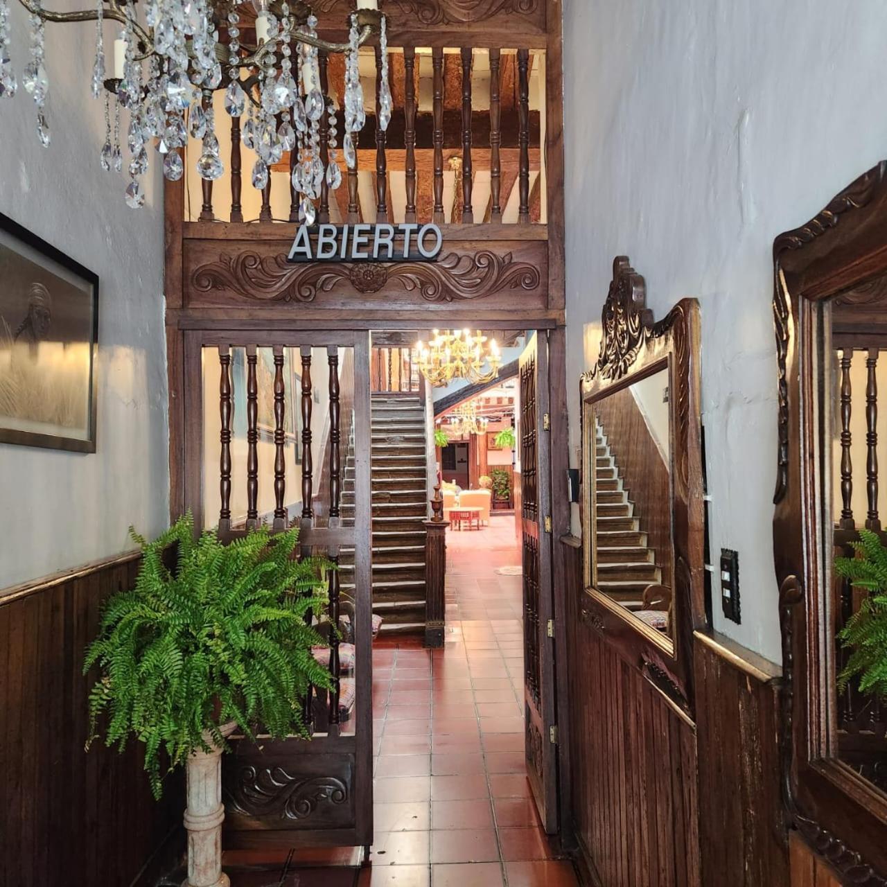Hotel Casa Baez パツクアロ エクステリア 写真