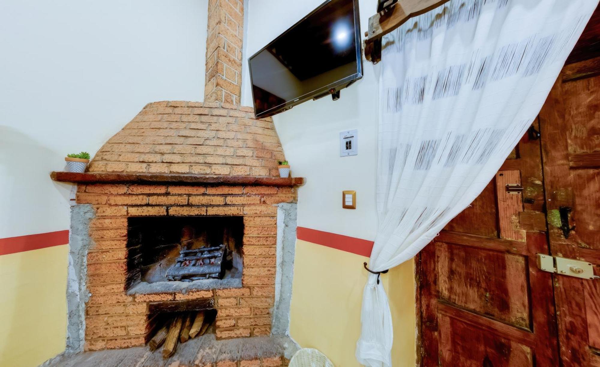 Hotel Casa Baez パツクアロ エクステリア 写真