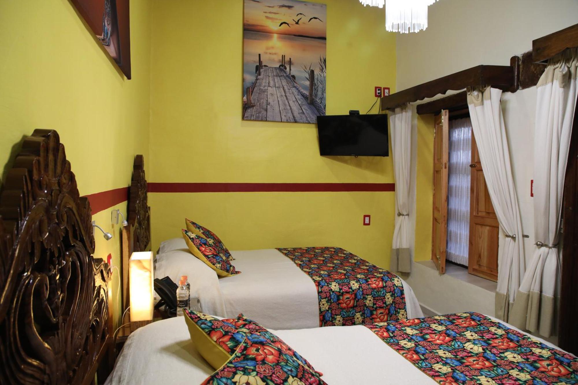 Hotel Casa Baez パツクアロ エクステリア 写真