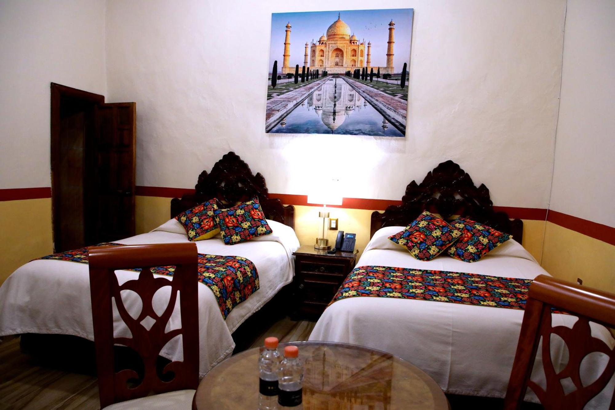 Hotel Casa Baez パツクアロ エクステリア 写真